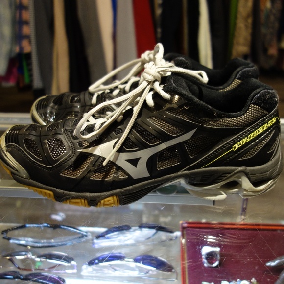 mizuno wave lightning z3 silver